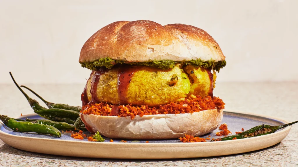 Vada Pav Ghari Kasa Banvaycha Recipe In Marathi