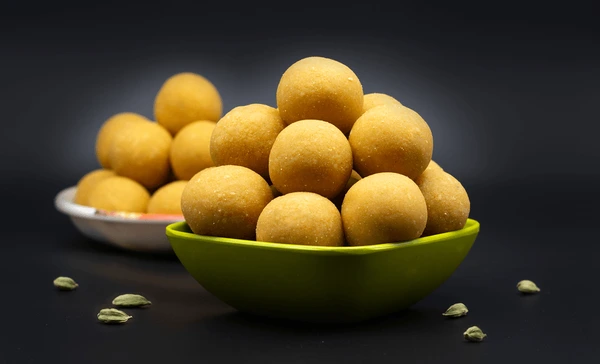 Besan Ladoo Kase Kartat Recipe