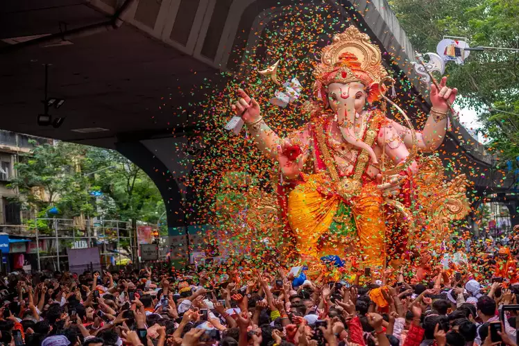 Kay Aahe  Lalbag Cha Raja Cha Itihas ?