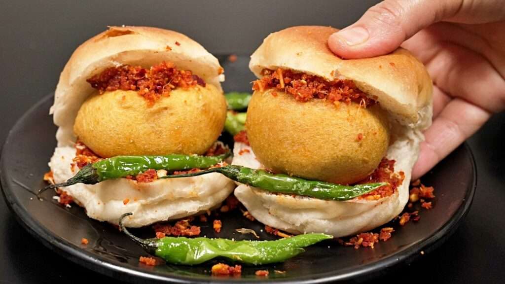 Vada Pav Ghari Kasa Banvaycha Recipe In Marathi